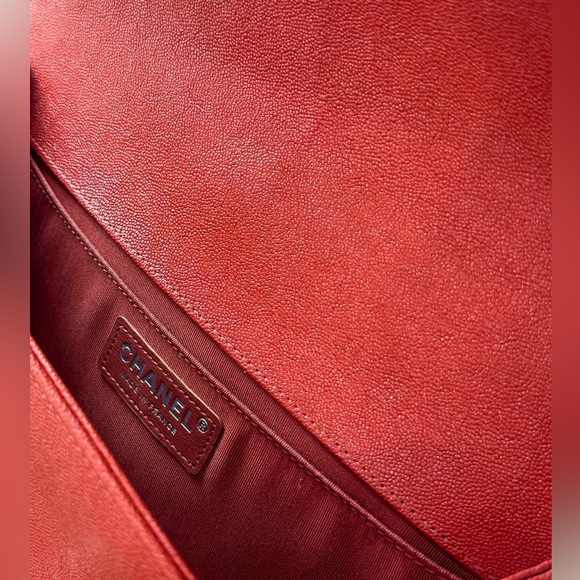 Chanel caviar, leather, medium red boy bag - Picture 6 of 6